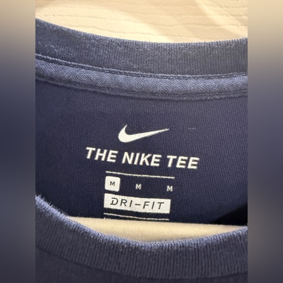 Nike Villanova Wildcats Dri-FIT Tee Men’s Medium Navy Blue NCAA College Shirt - Picture 6 of 7